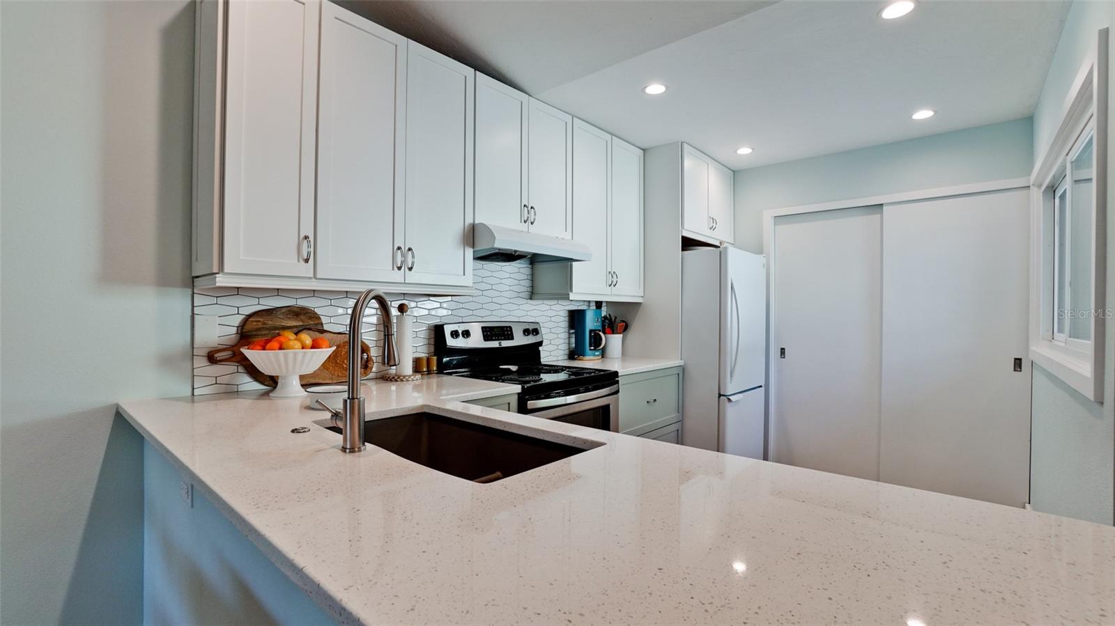 Image 8 of 39 For 4613 Park Lake Terrace S