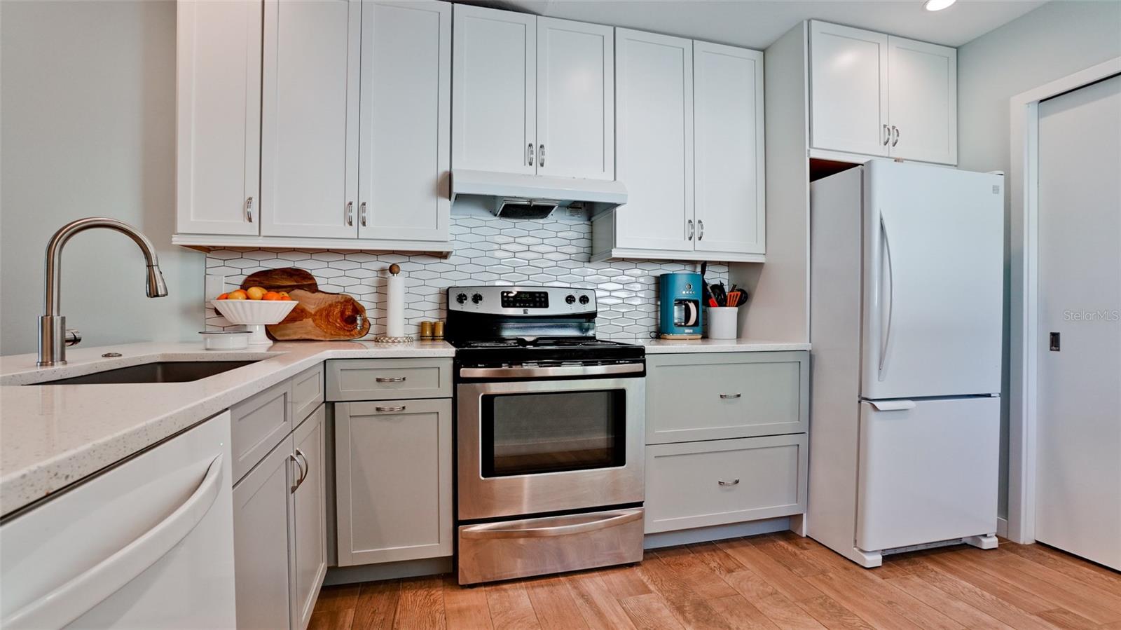 Image 9 of 39 For 4613 Park Lake Terrace S