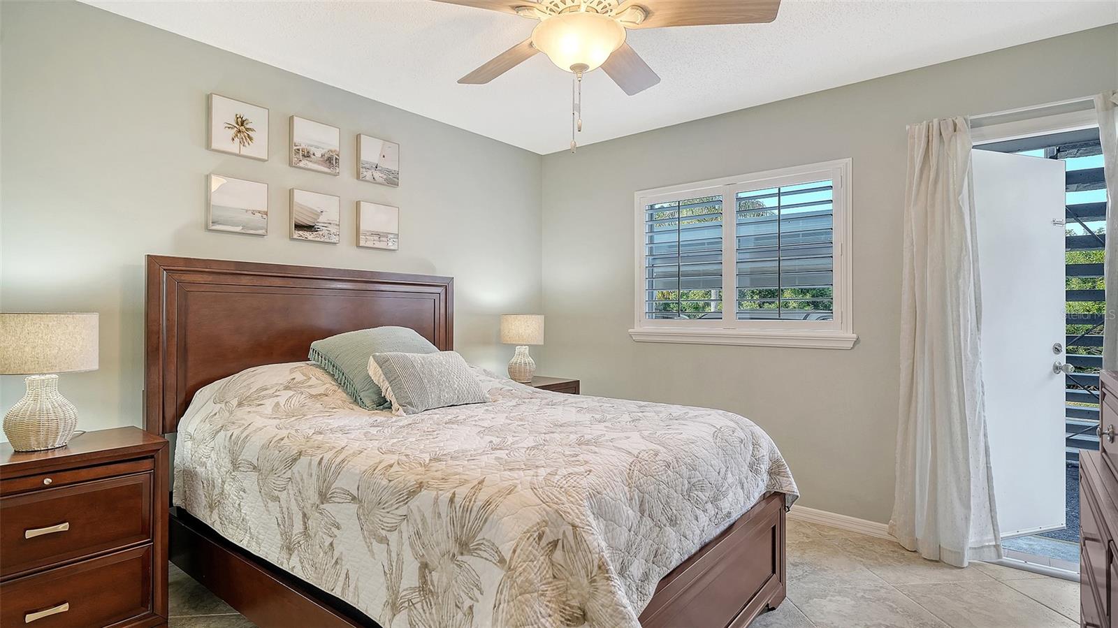 Image 33 of 45 For 1701 Southwood Street 1701