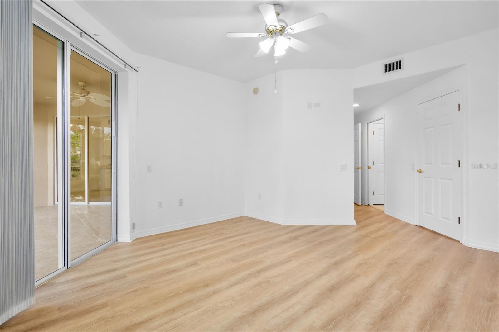 Image 20 of 41 For 4463 Cinnamon Drive 2502