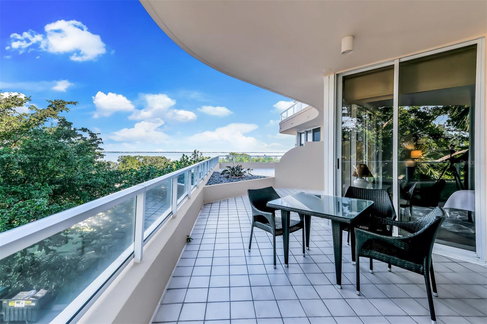 Image 17 of 49 For 3070 Grand Bay Boulevard 612