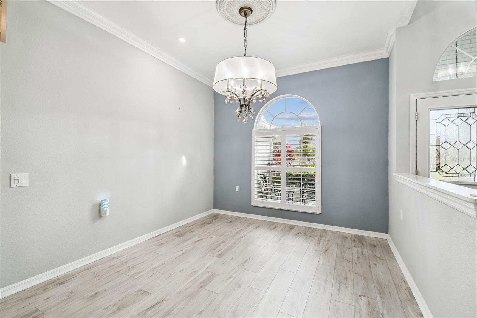 Image 11 of 79 For 7487 Southampton