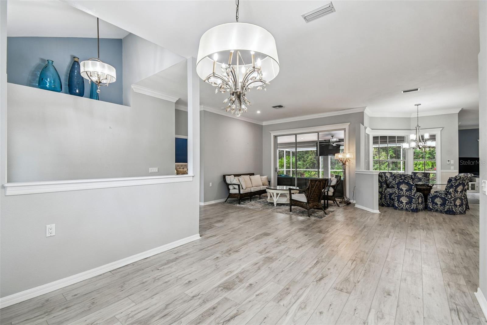 Image 12 of 79 For 7487 Southampton