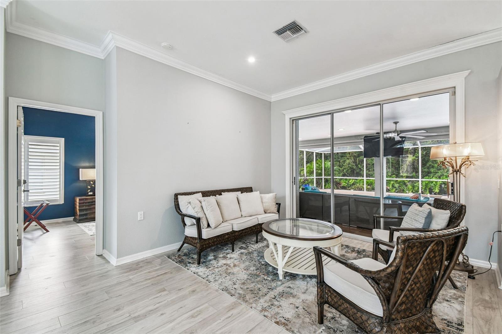 Image 13 of 79 For 7487 Southampton