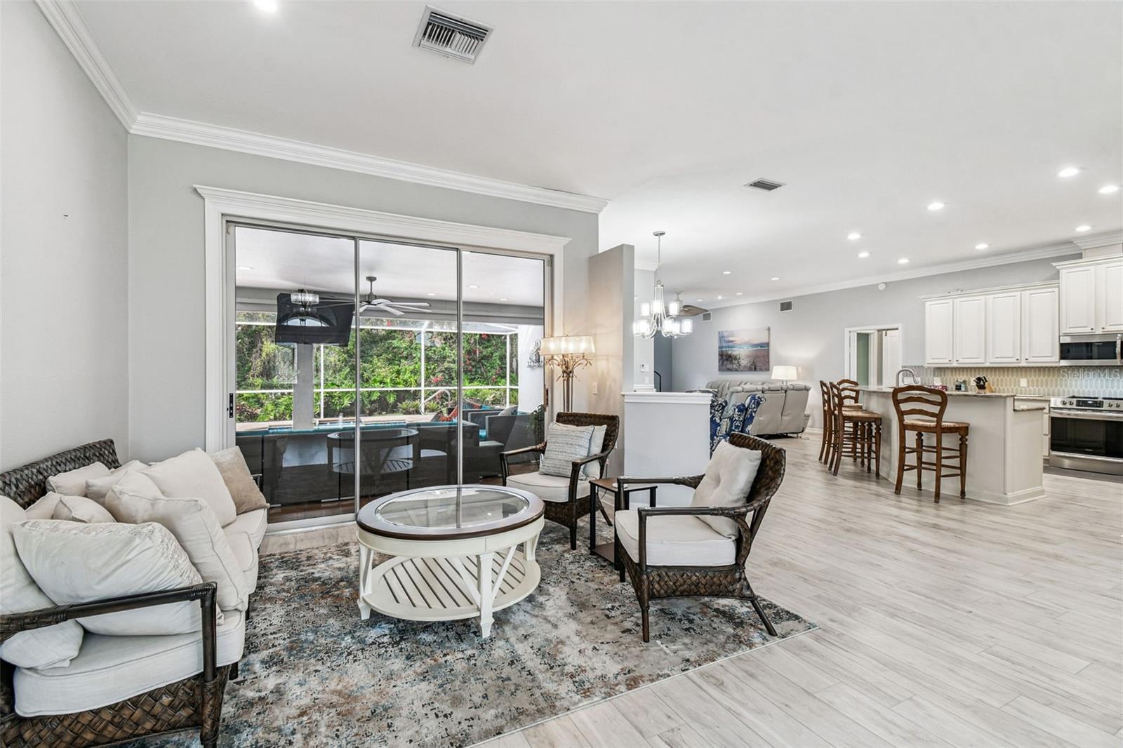 Image 14 of 79 For 7487 Southampton