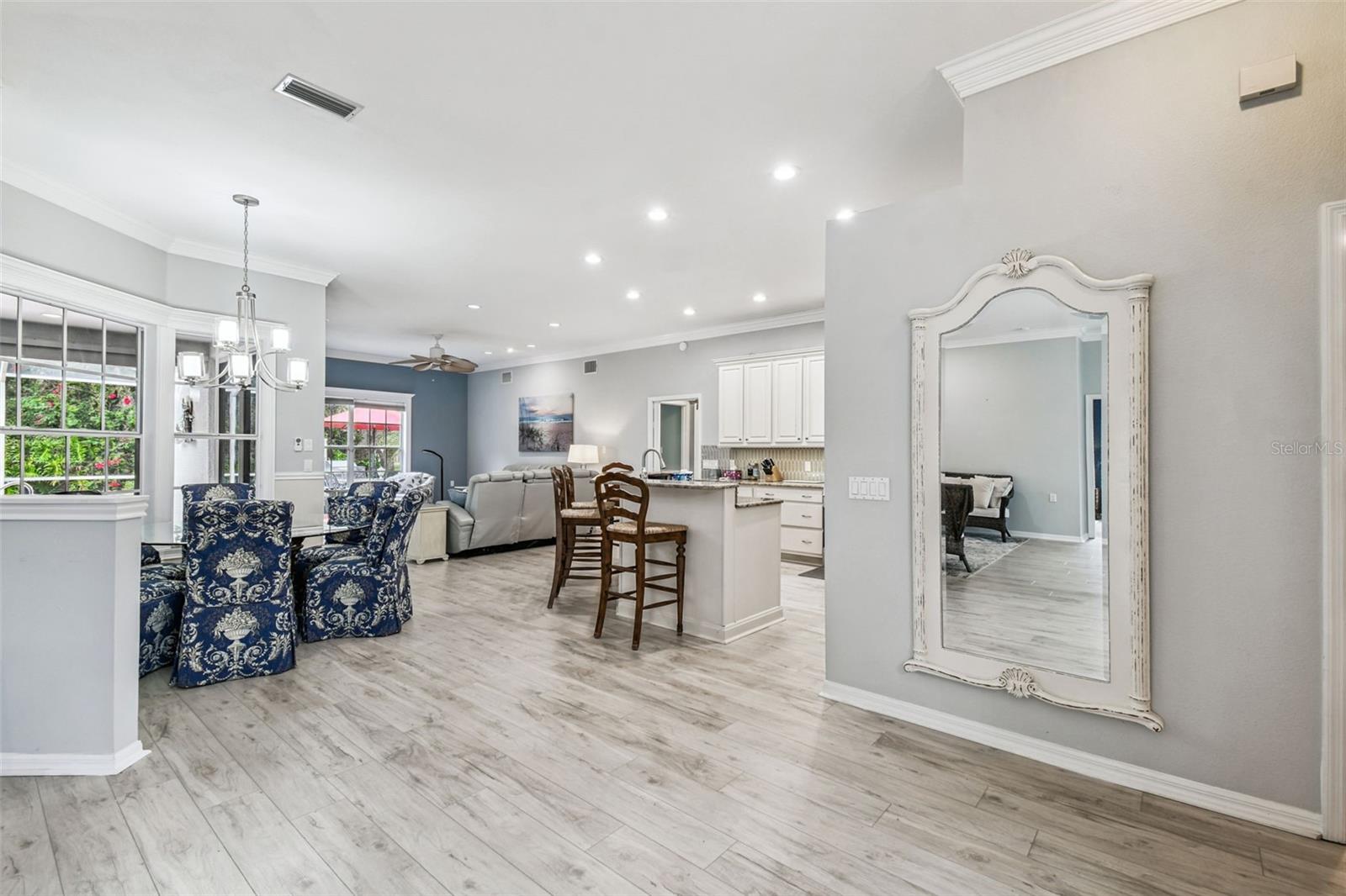 Image 15 of 79 For 7487 Southampton