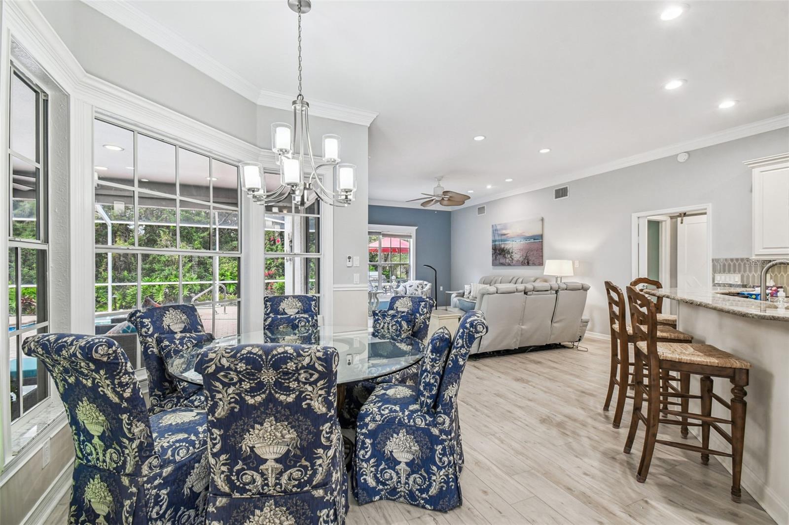 Image 16 of 79 For 7487 Southampton