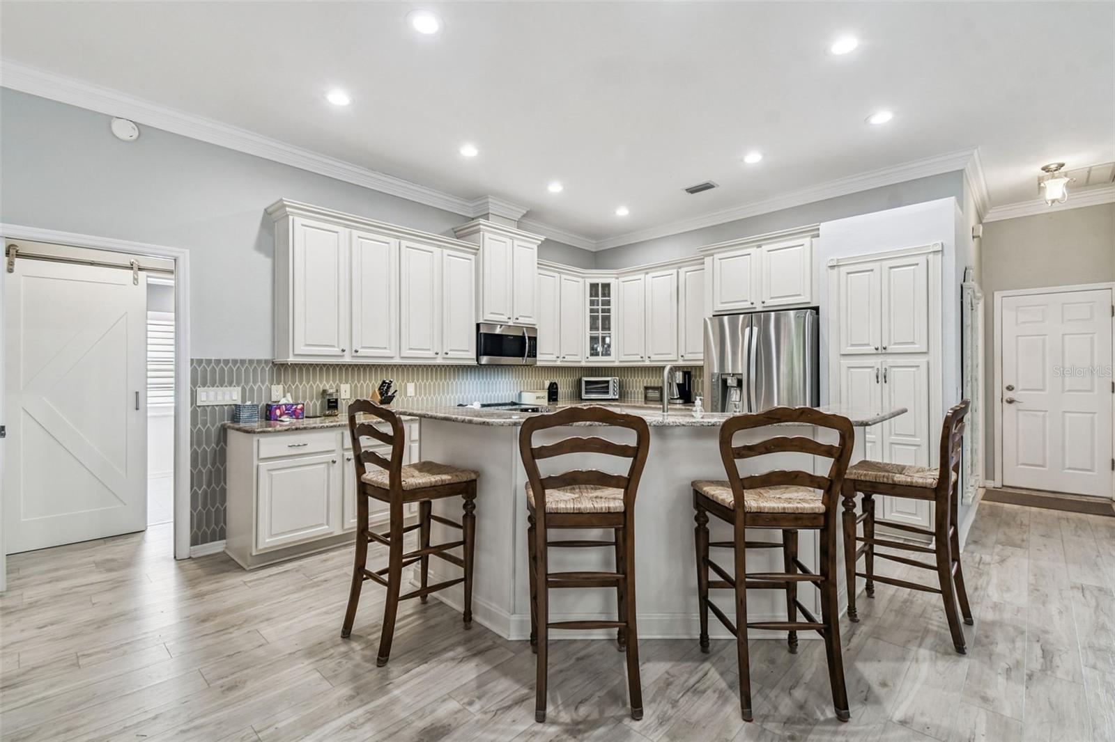 Image 18 of 79 For 7487 Southampton