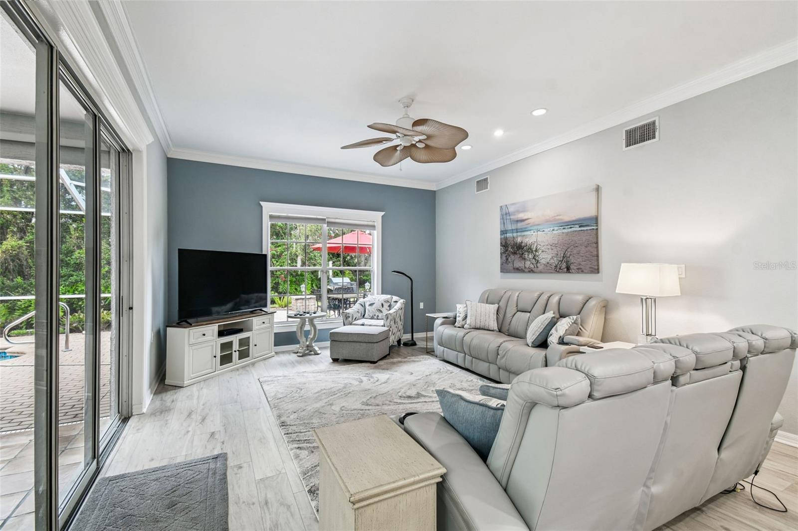 Image 25 of 79 For 7487 Southampton