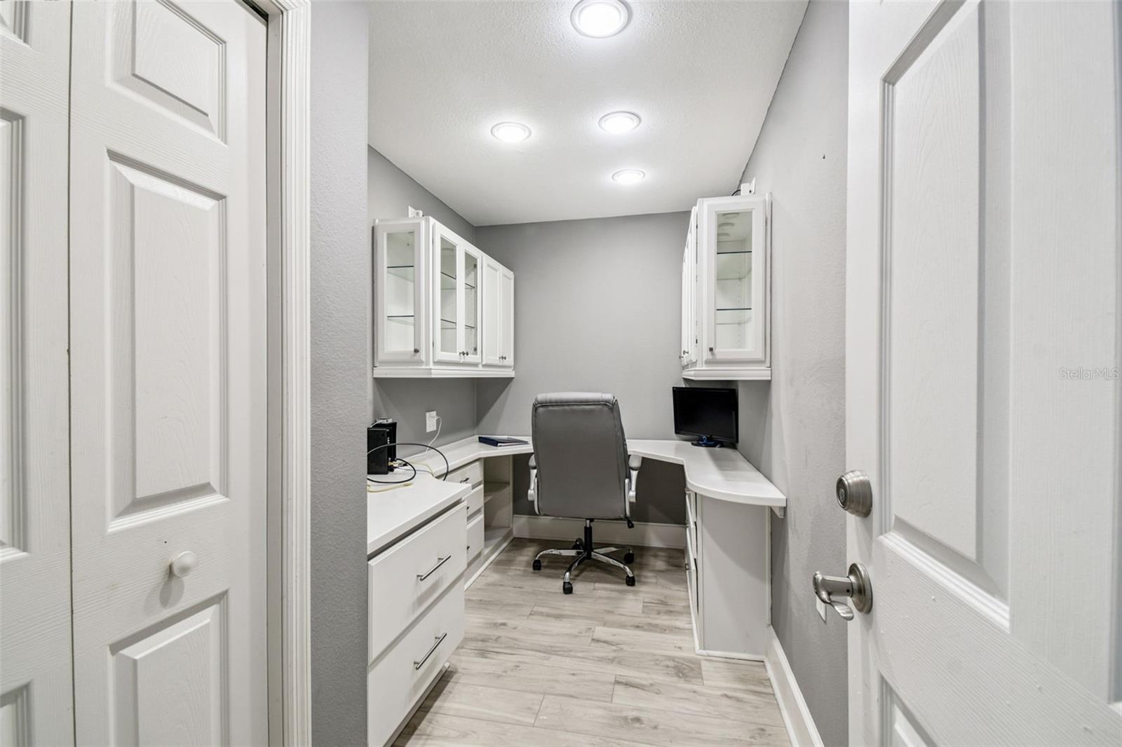 Image 27 of 79 For 7487 Southampton