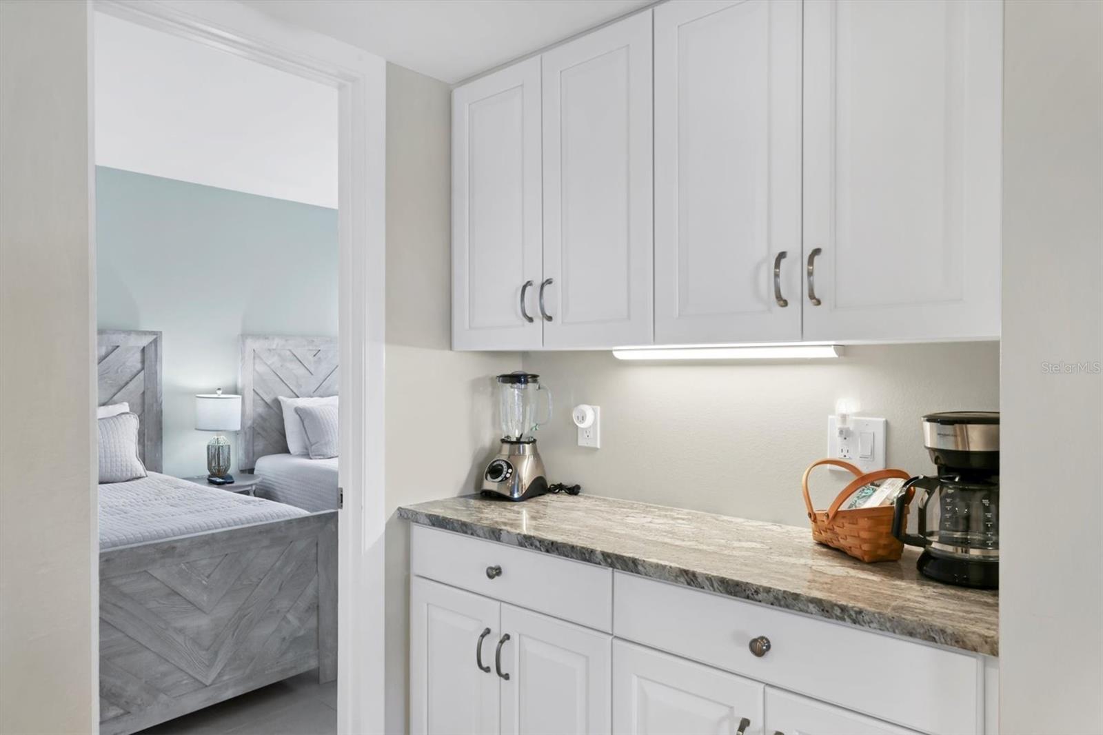 Image 14 of 50 For 1900 Cove Ii Place 127