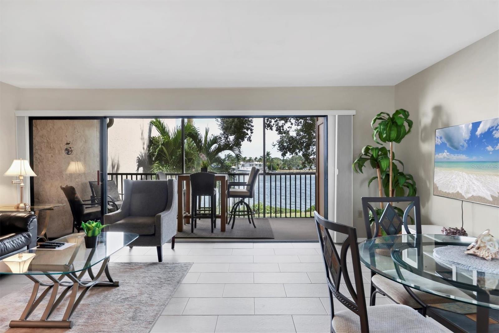 Image 18 of 50 For 1900 Cove Ii Place 127