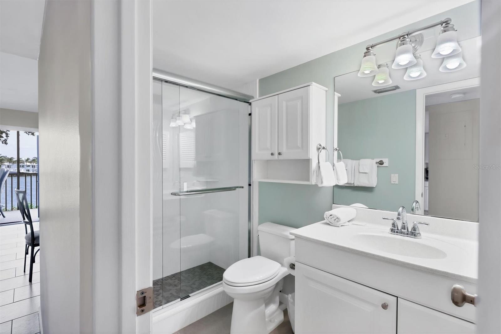 Image 20 of 50 For 1900 Cove Ii Place 127