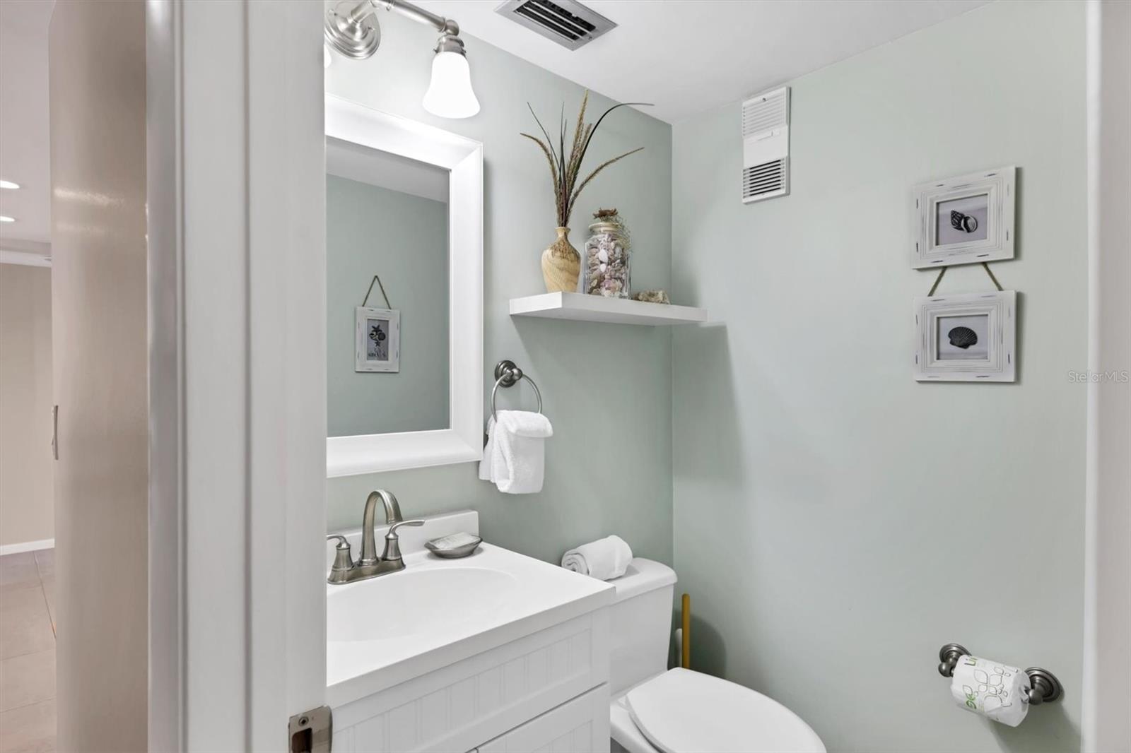 Image 22 of 50 For 1900 Cove Ii Place 127