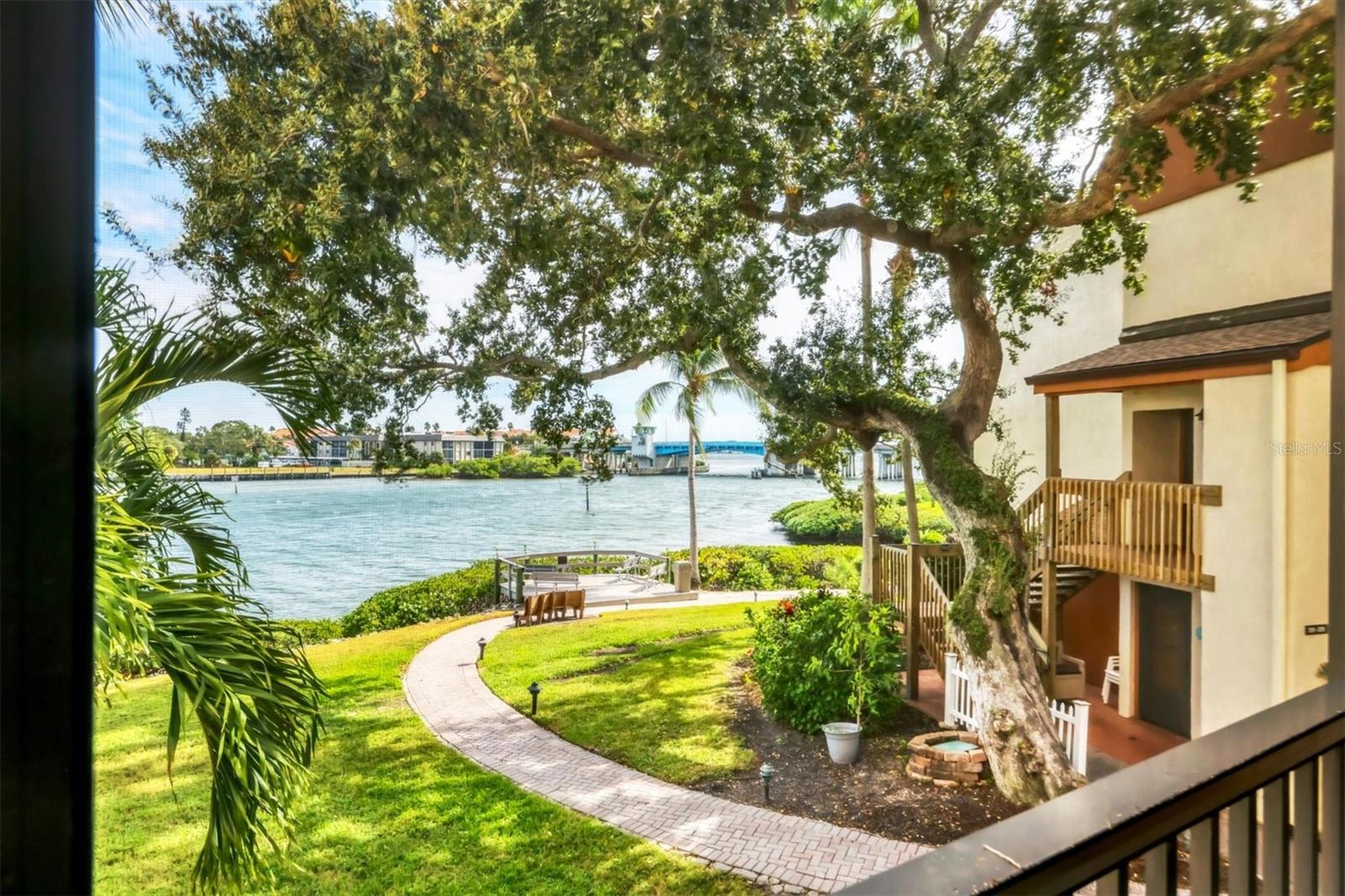 Image 29 of 50 For 1900 Cove Ii Place 127