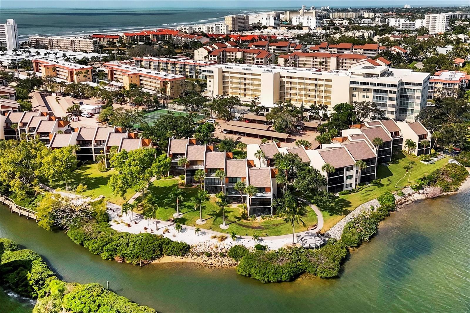 Image 33 of 50 For 1900 Cove Ii Place 127