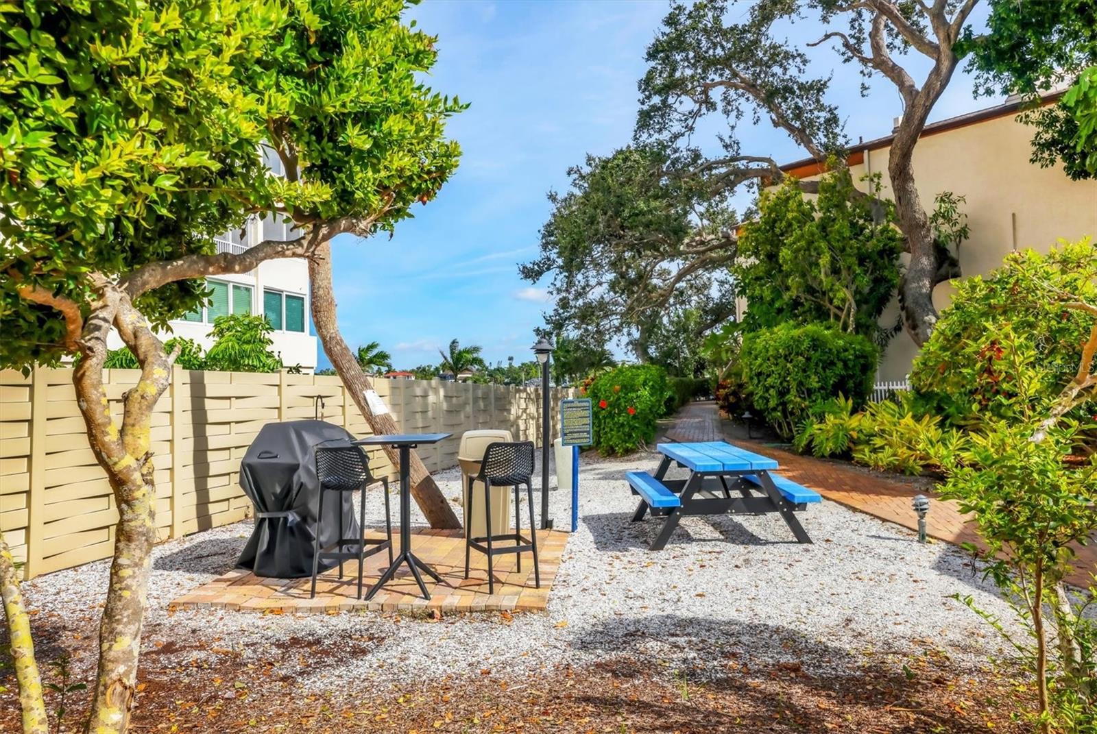 Image 42 of 50 For 1900 Cove Ii Place 127