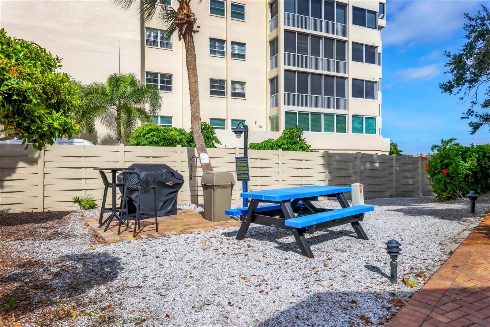 Image 43 of 50 For 1900 Cove Ii Place 127