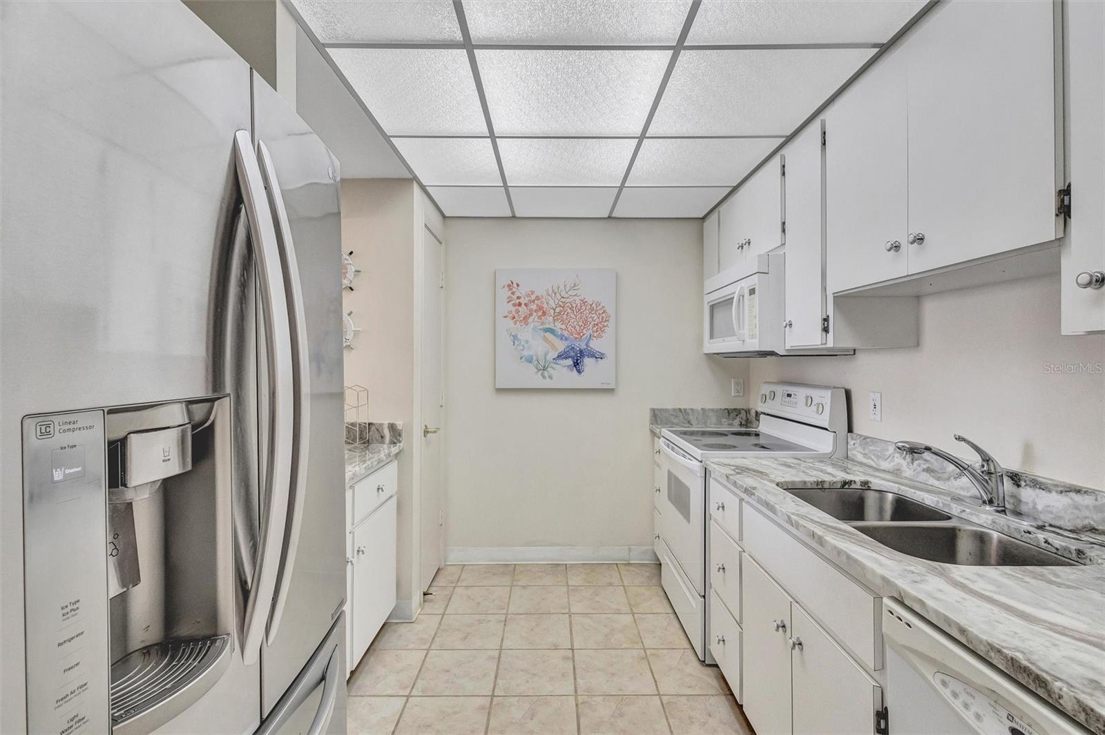 Image 13 of 30 For 1212 Benjamin Franklin Drive 1105