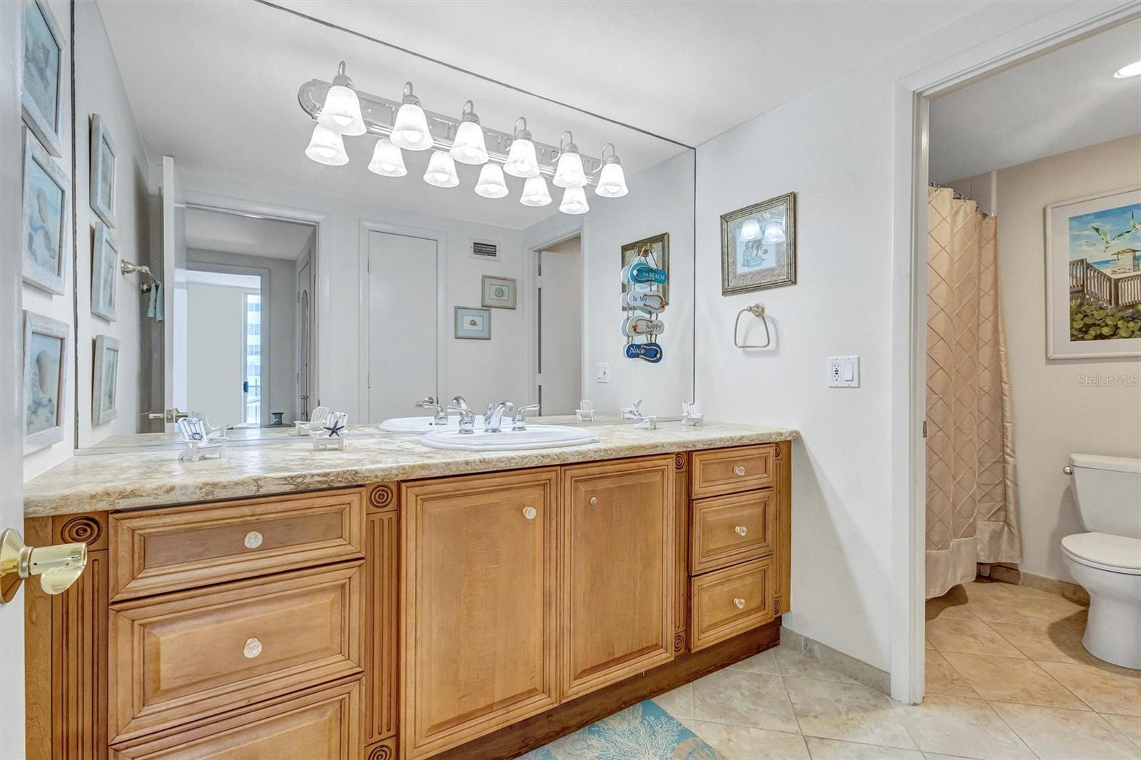 Image 18 of 30 For 1212 Benjamin Franklin Drive 1105