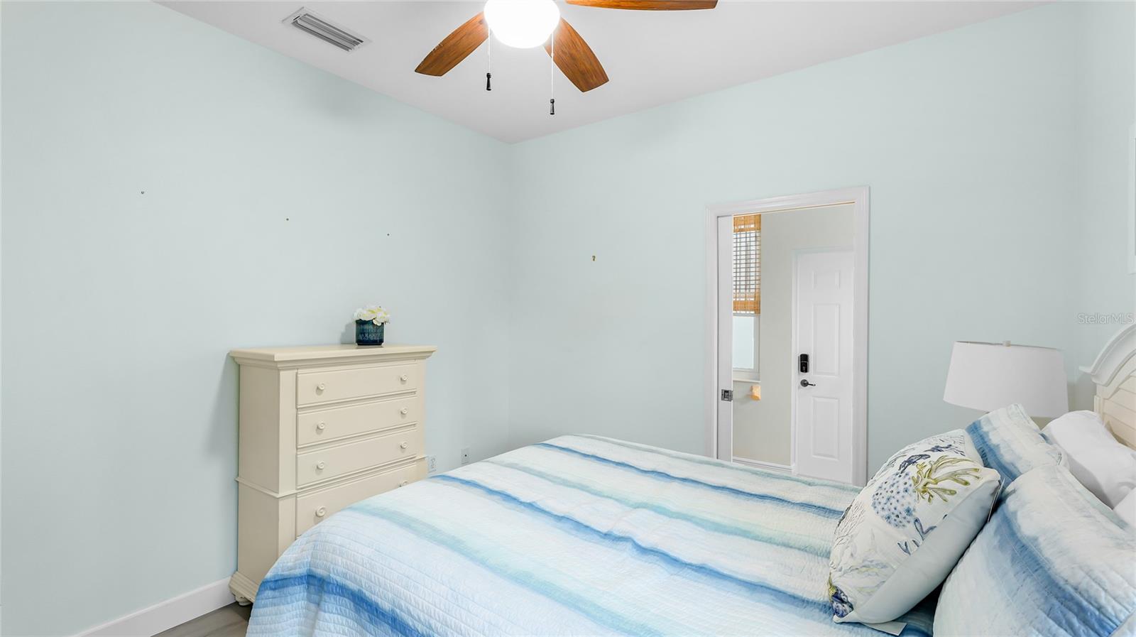 Image 26 of 40 For 11407 Savannah Lakes Drive