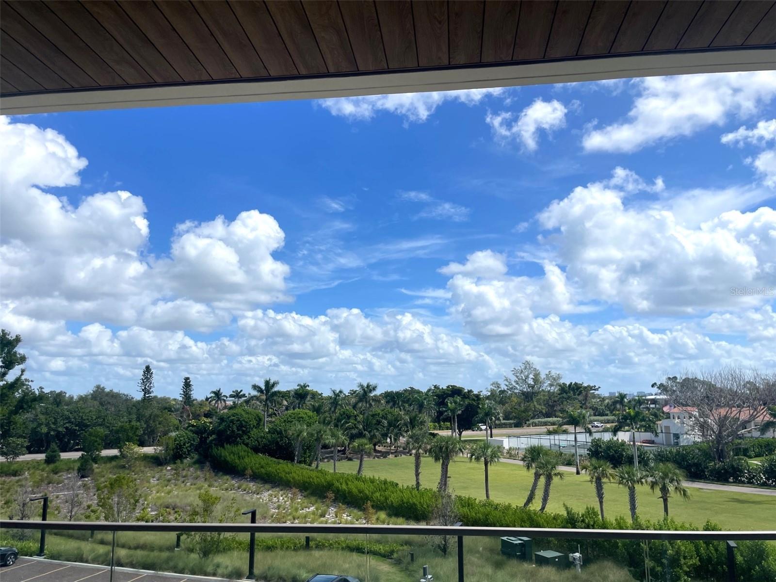 Image 39 of 83 For 1581 Gulf Of Mexico Drive 307