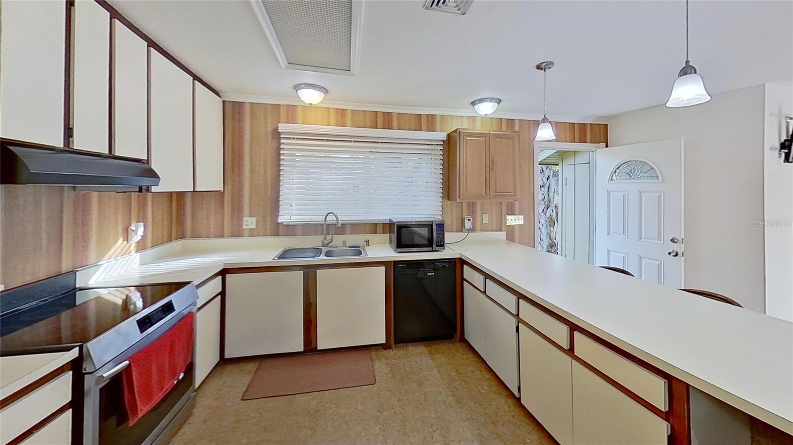 Image 9 of 46 For 1385 43rd Street