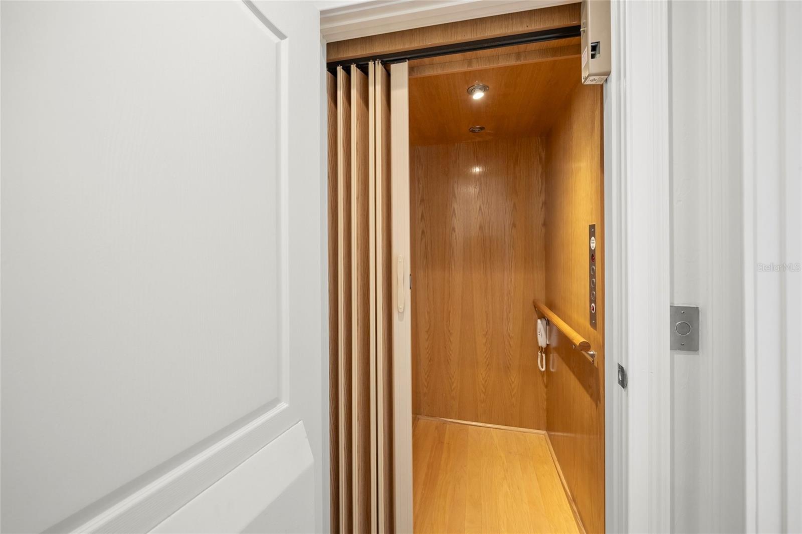 Image 11 of 58 For 527 56th Street