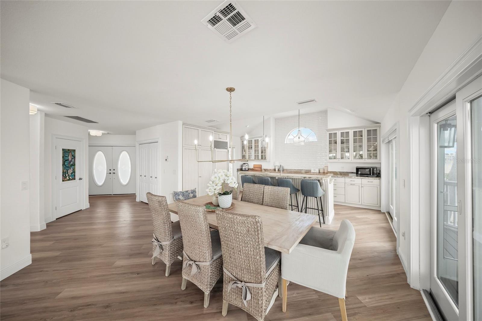 Image 16 of 58 For 527 56th Street