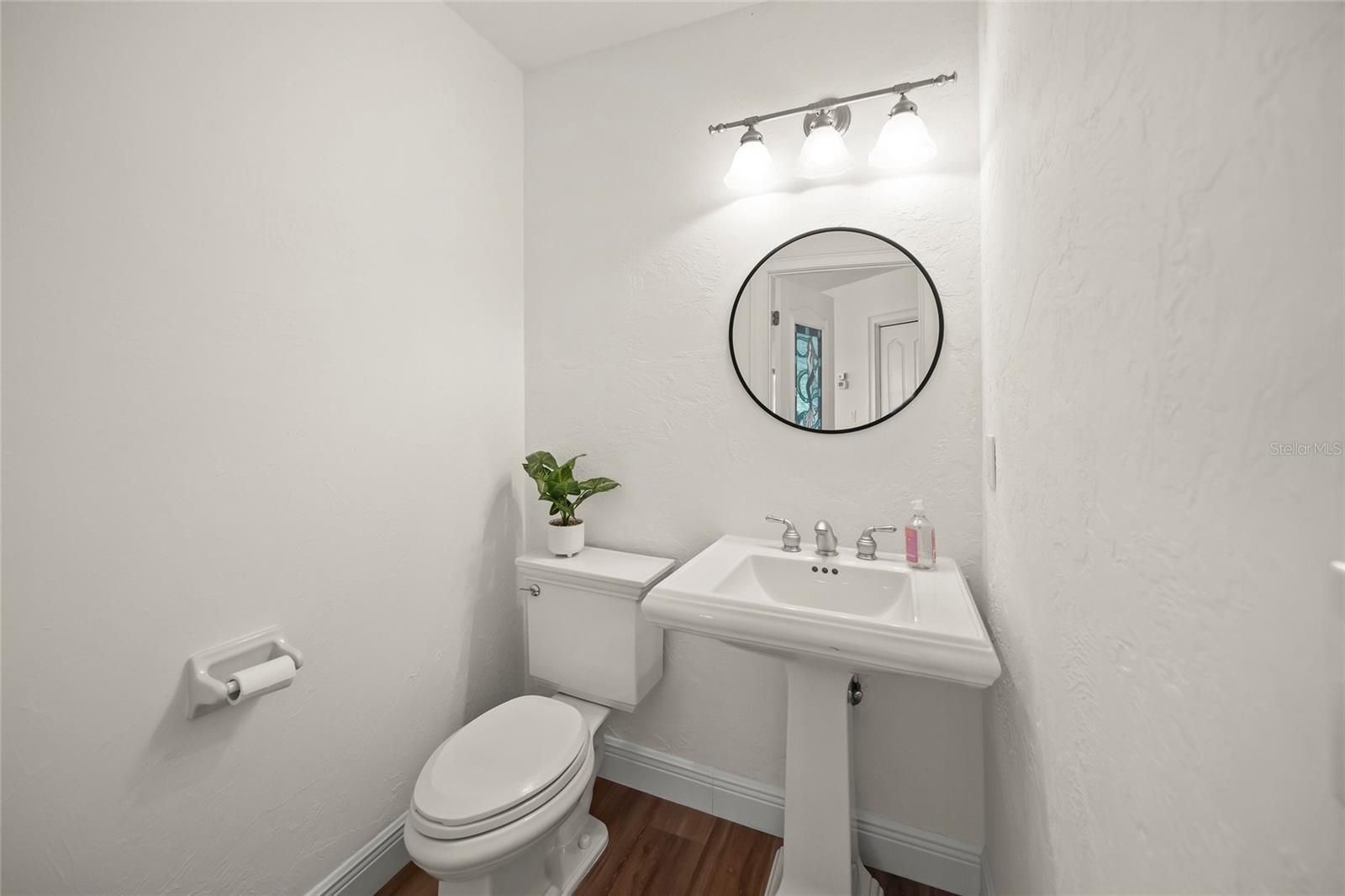 Image 20 of 58 For 527 56th Street