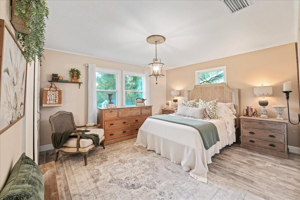 Image 15 of 38 For 1407 21st Street W