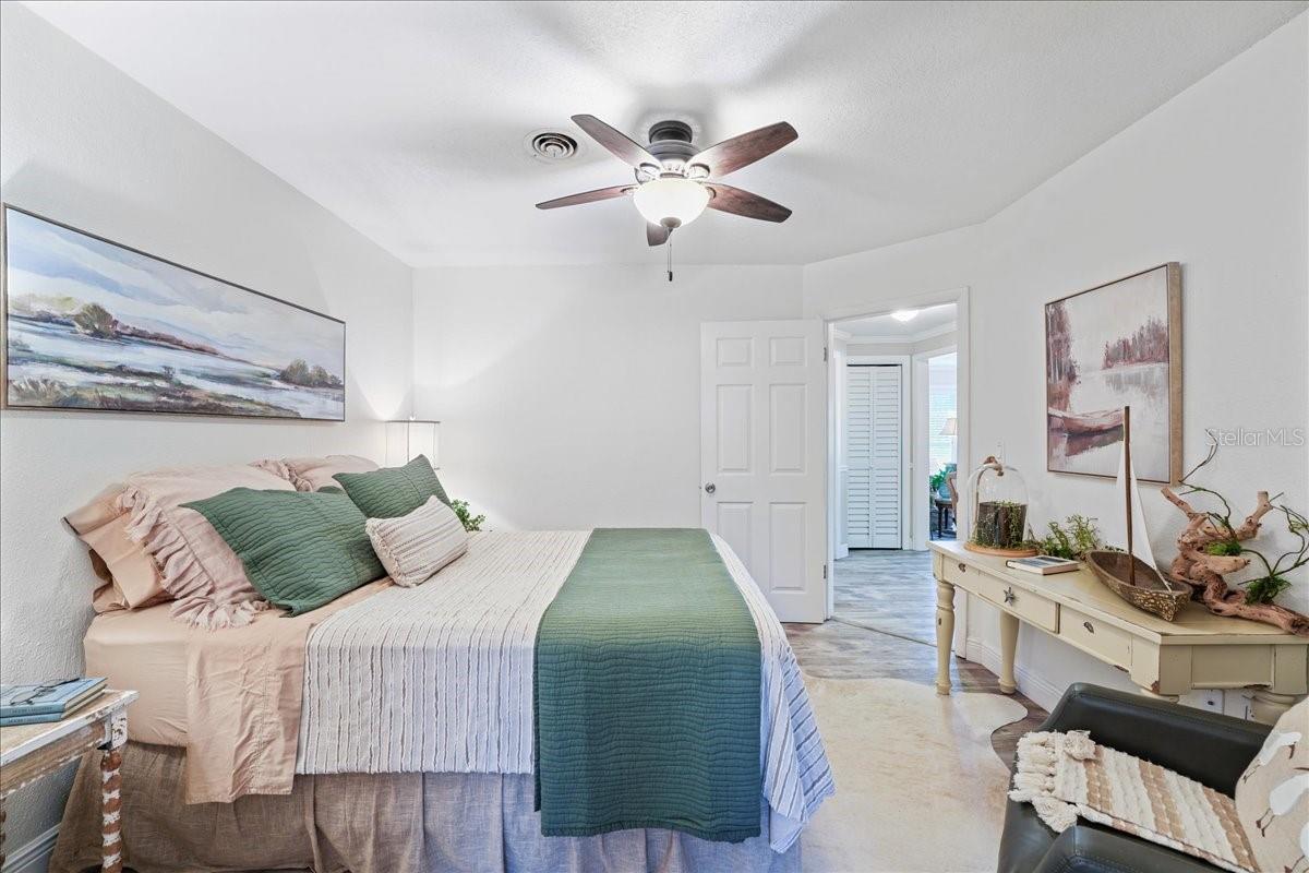 Image 20 of 38 For 1407 21st Street W