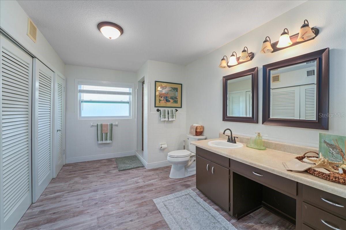 Image 21 of 38 For 1407 21st Street W