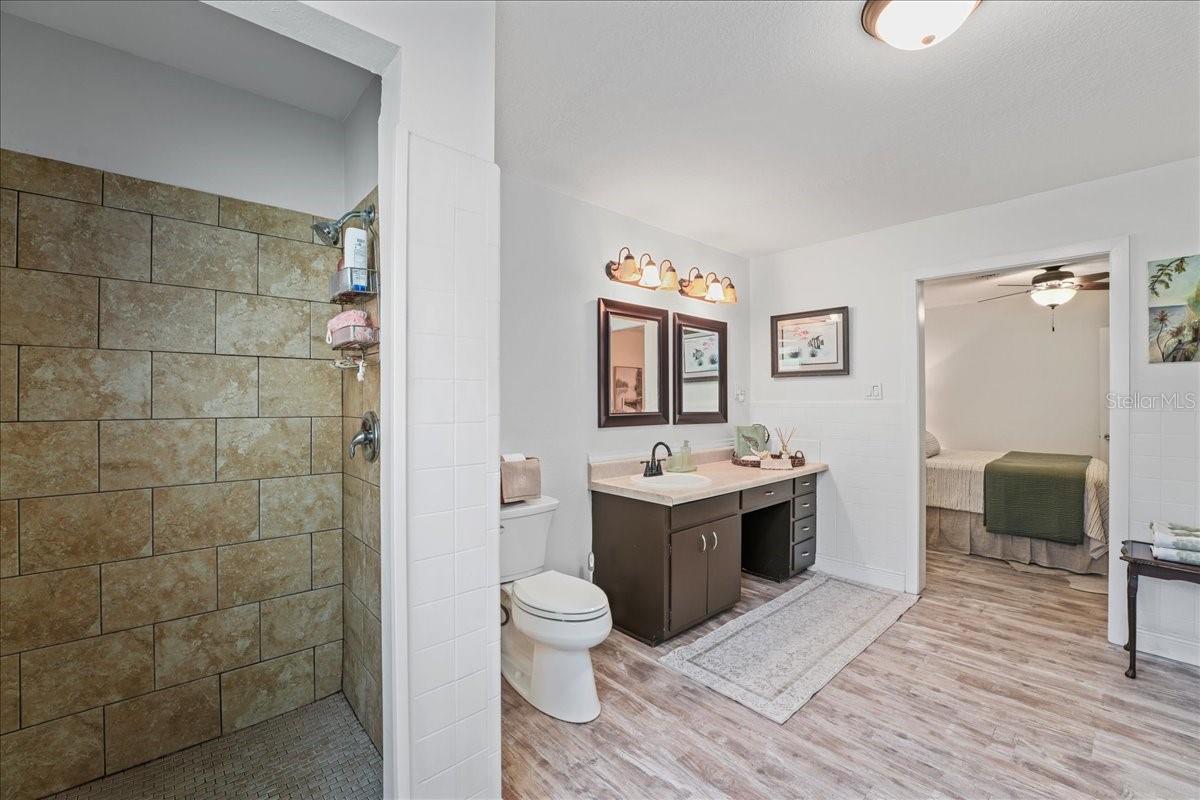 Image 22 of 38 For 1407 21st Street W