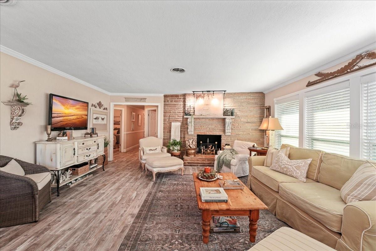 Image 8 of 38 For 1407 21st Street W