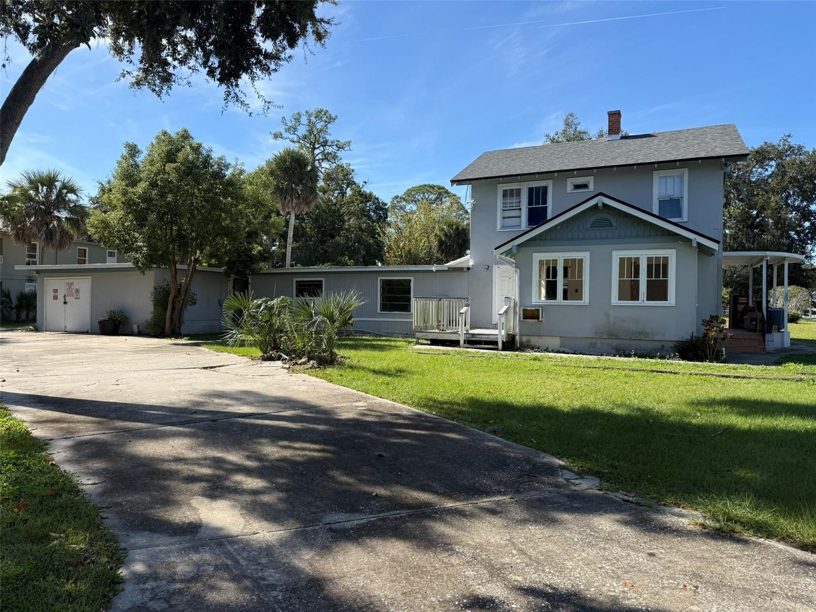 Image 11 of 33 For 207 Francis Parkman Place