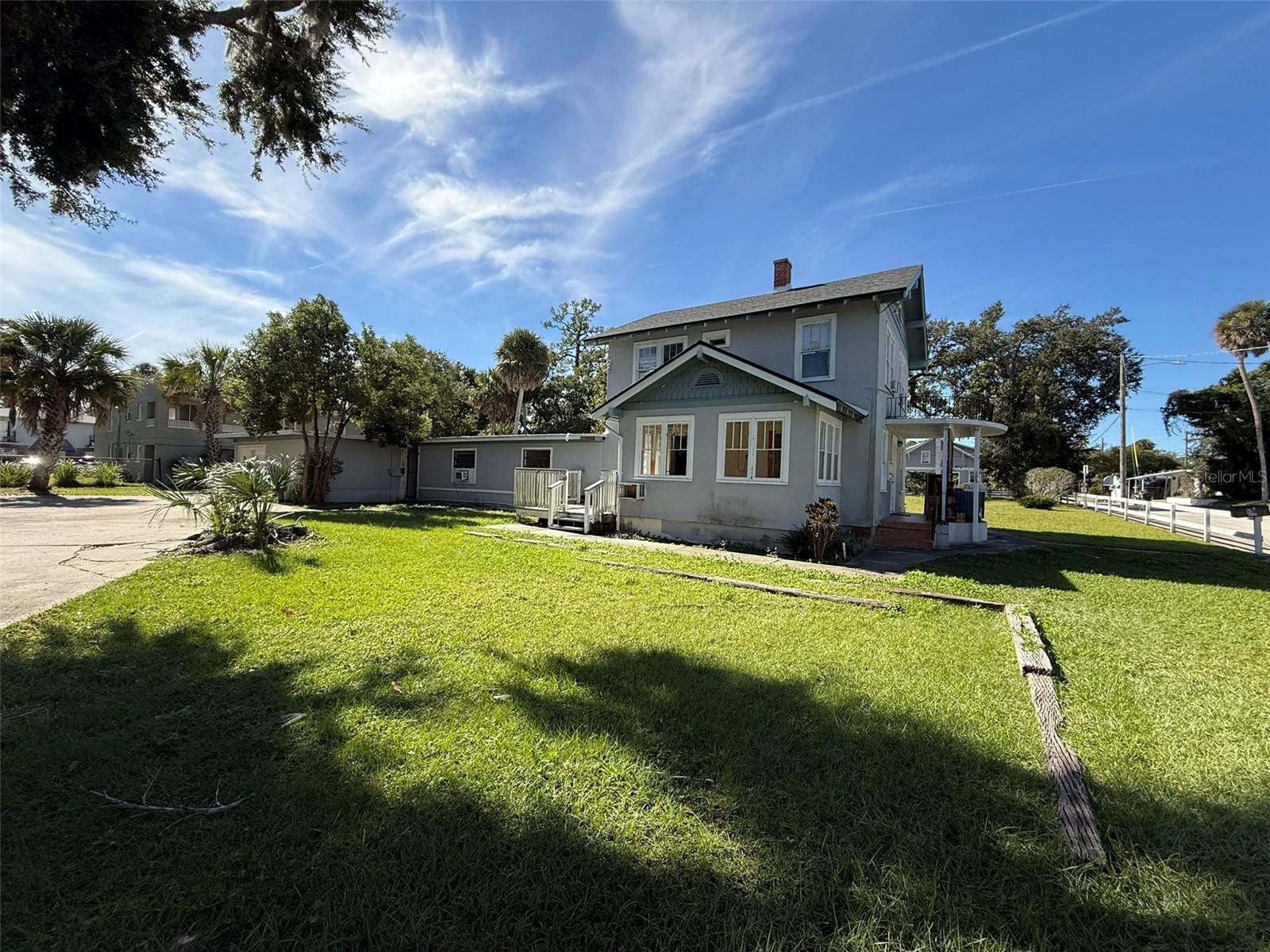 Image 12 of 33 For 207 Francis Parkman Place