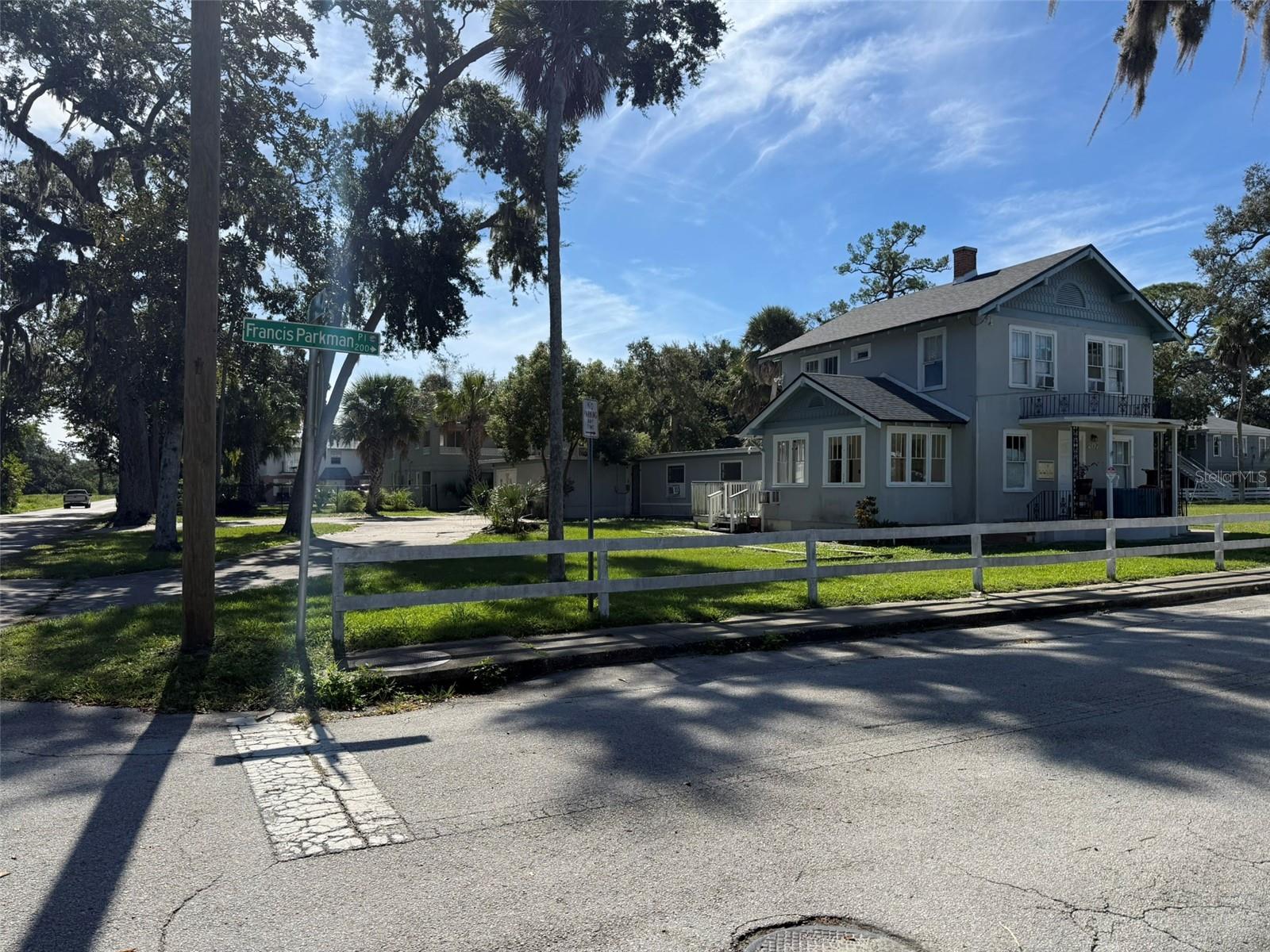 Image 13 of 33 For 207 Francis Parkman Place