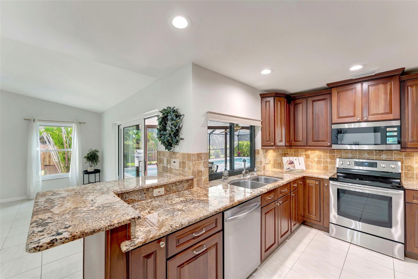 Image 11 of 53 For 4553 Charing Cross Road