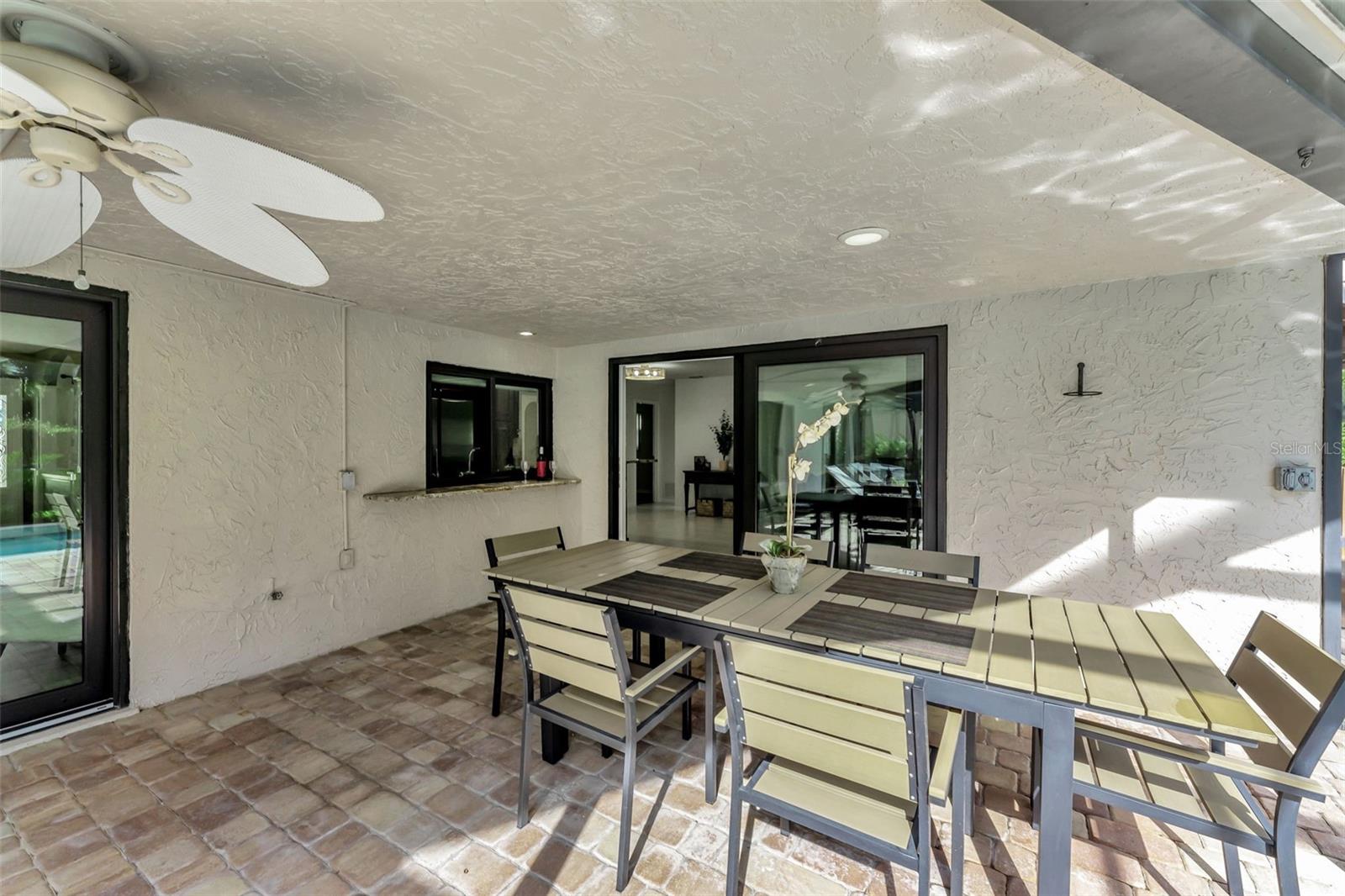 Image 15 of 53 For 4553 Charing Cross Road