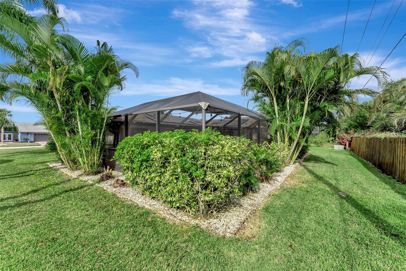 Image 17 of 53 For 4553 Charing Cross Road