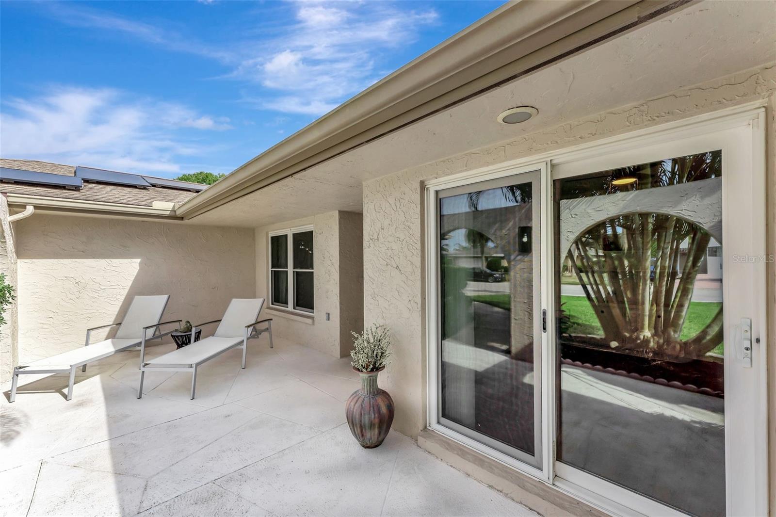 Image 19 of 53 For 4553 Charing Cross Road