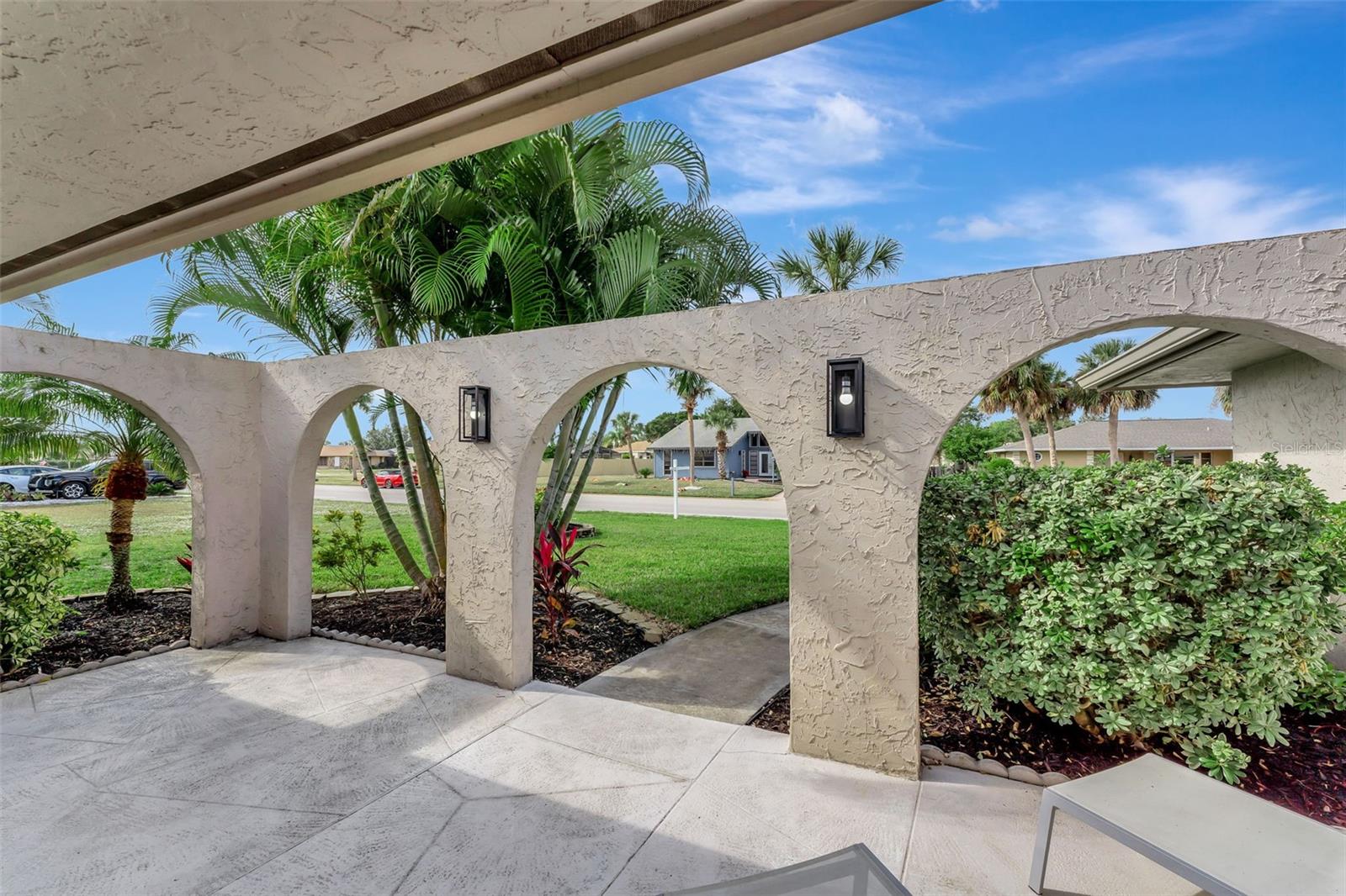 Image 20 of 53 For 4553 Charing Cross Road