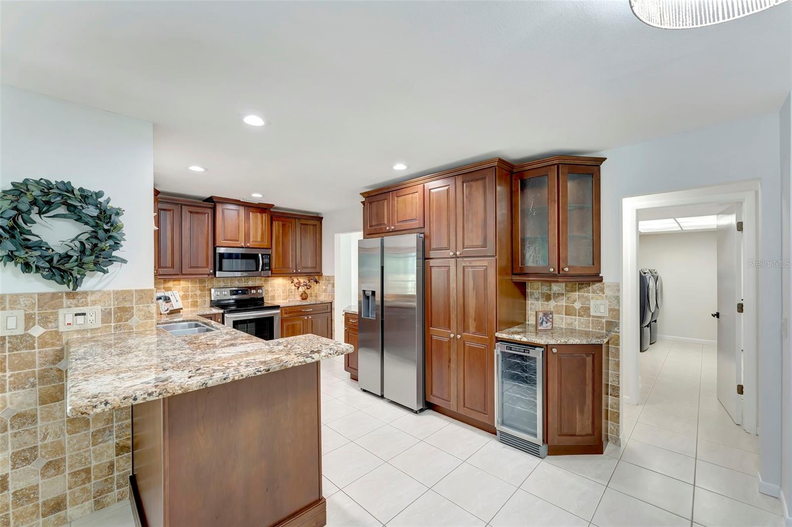 Image 28 of 53 For 4553 Charing Cross Road