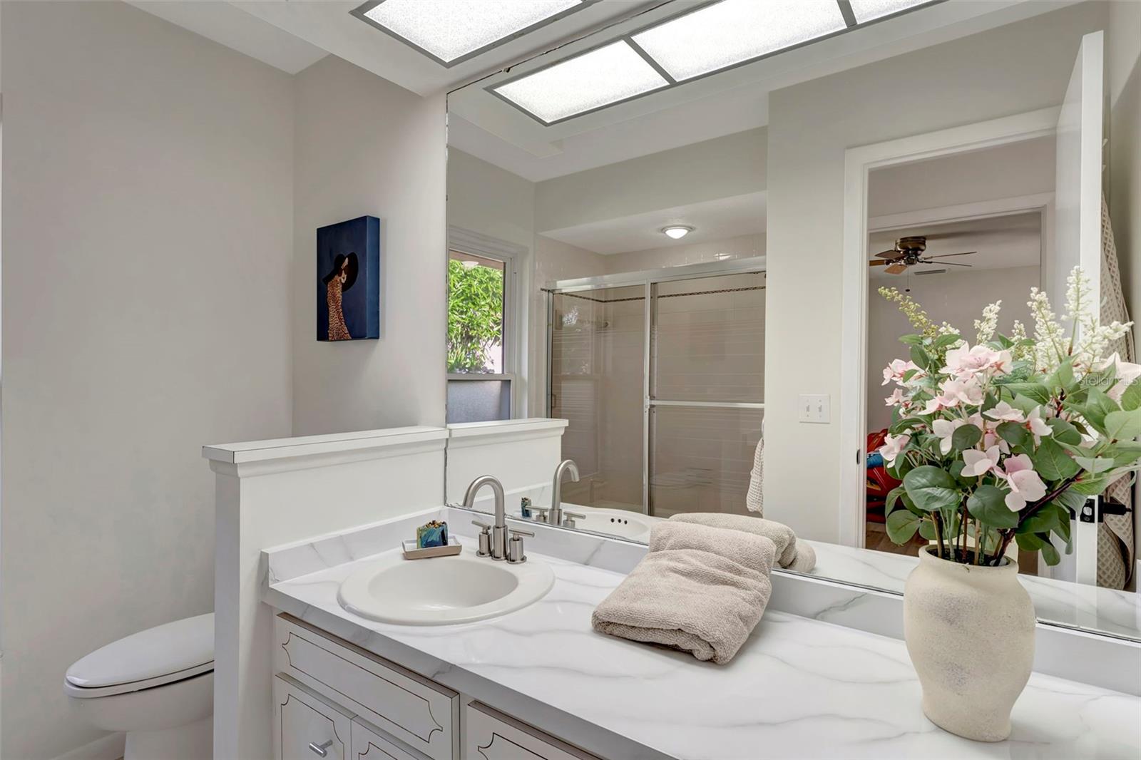 Image 38 of 53 For 4553 Charing Cross Road