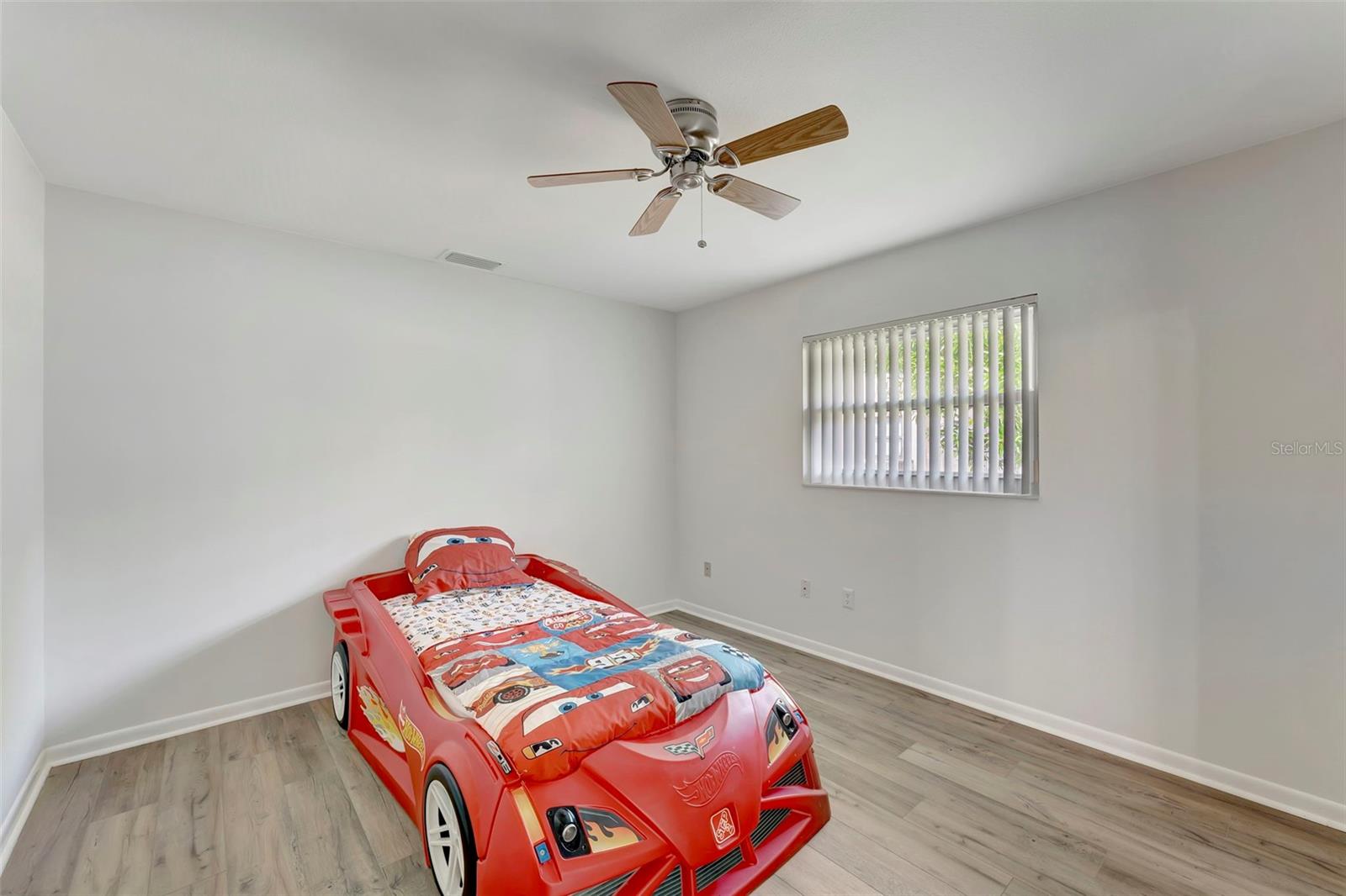 Image 39 of 53 For 4553 Charing Cross Road