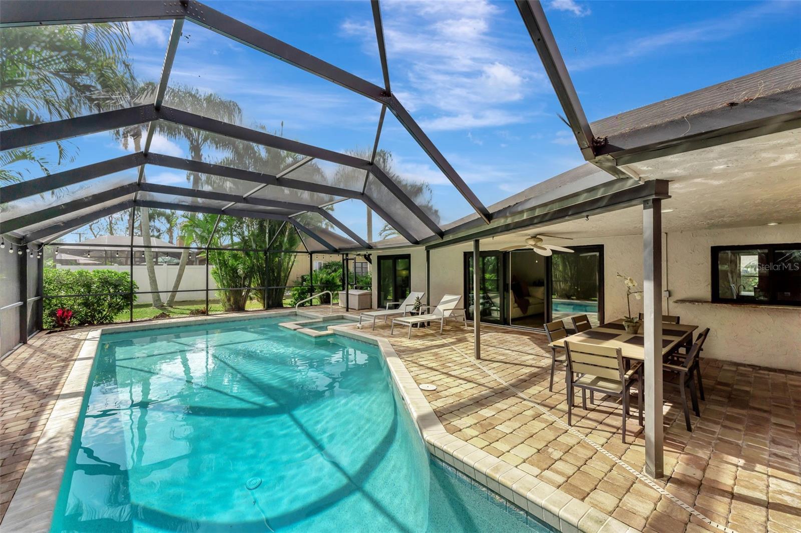 Image 4 of 53 For 4553 Charing Cross Road