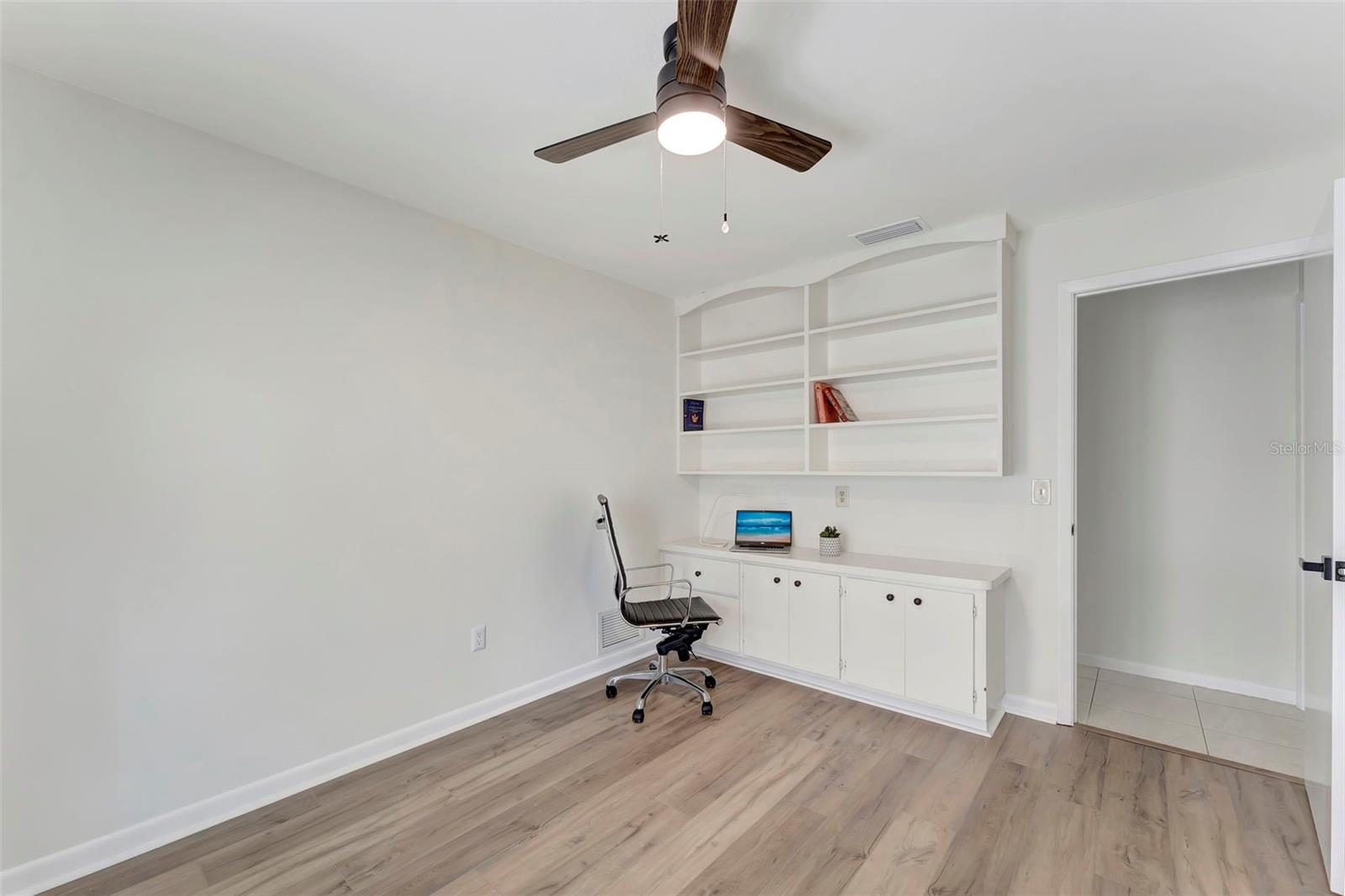 Image 45 of 53 For 4553 Charing Cross Road