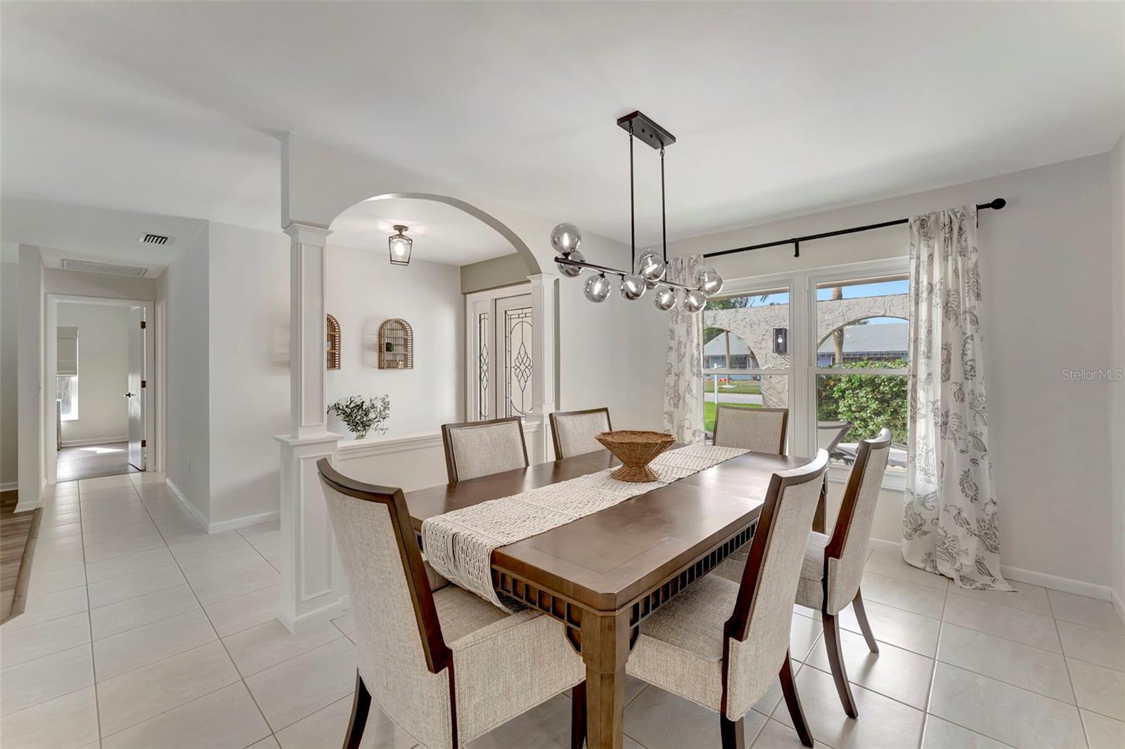 Image 8 of 53 For 4553 Charing Cross Road