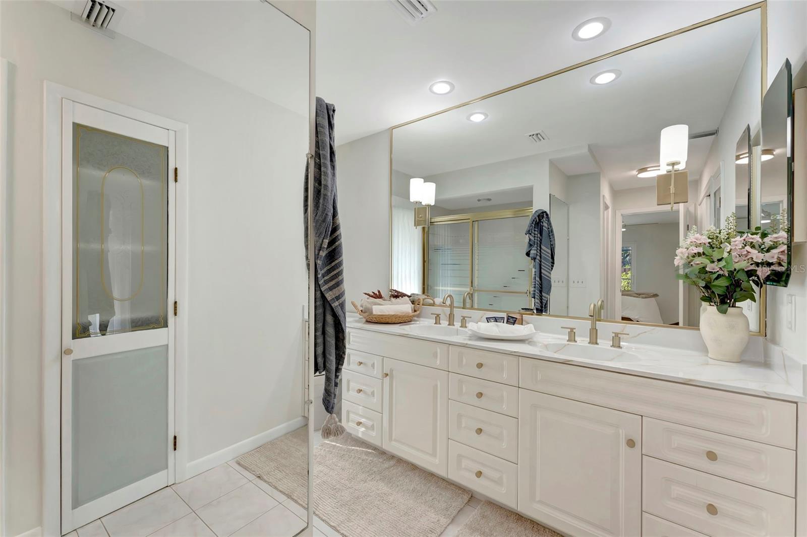 Image 9 of 53 For 4553 Charing Cross Road